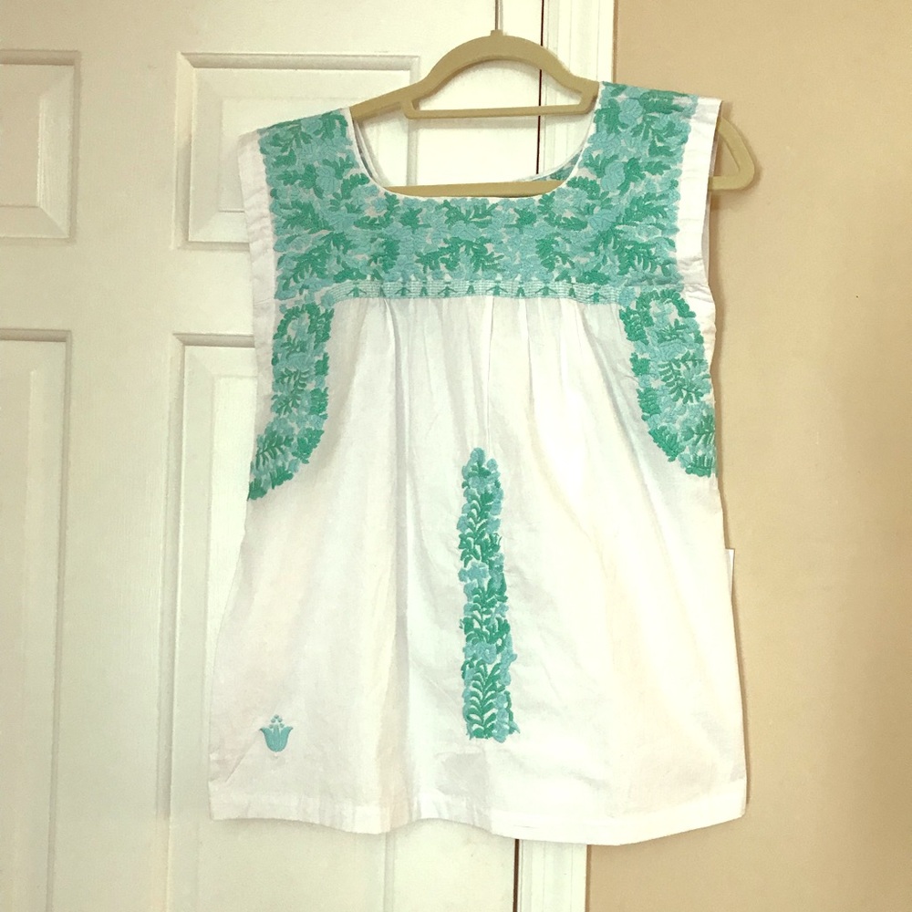 J Marie Sienna Embroidered Top | Size Medium